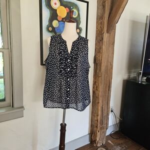 Ellen Tracy Blue and White Sleeveless Blouse